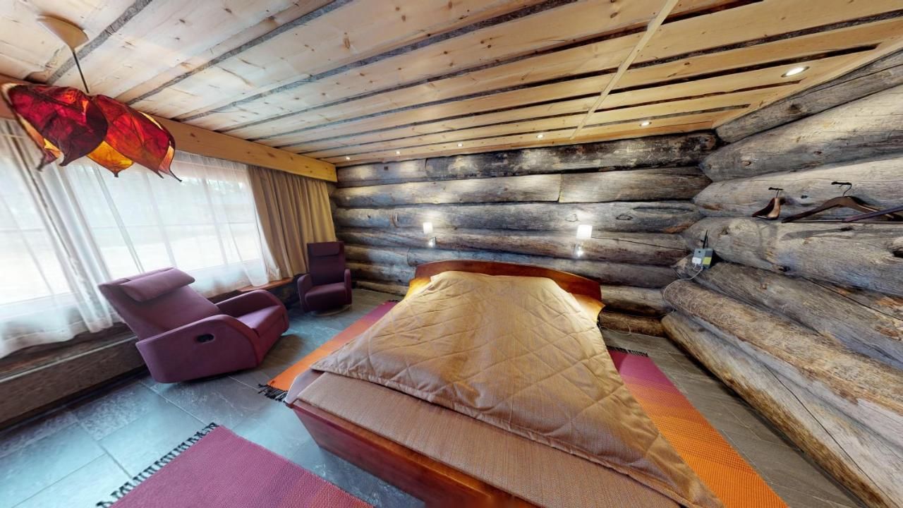 Отель Kakslauttanen Arctic Resort - Igloos and Chalets Саариселькя-40