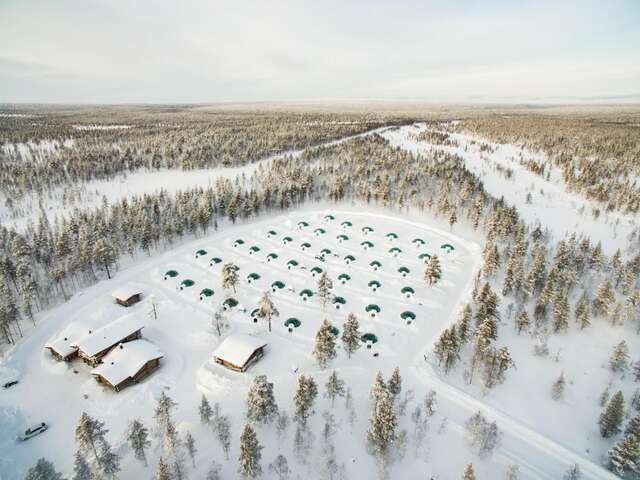 Отель Kakslauttanen Arctic Resort - Igloos and Chalets Саариселькя-7